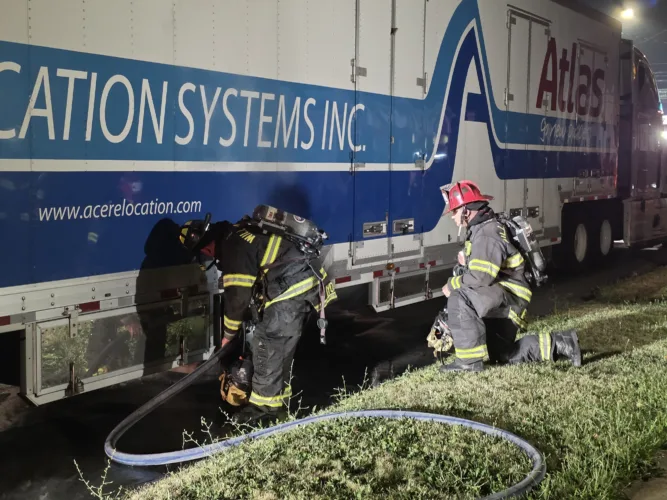 Fire crews quickly extinguish tractor trailer fire